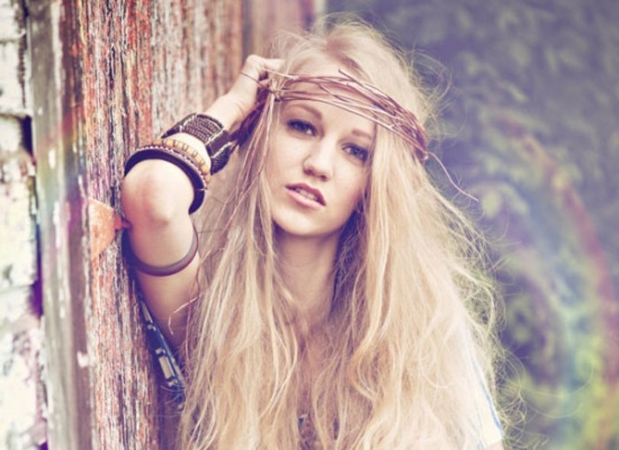 long-cheveux blonds-aschnuance-belle-femme