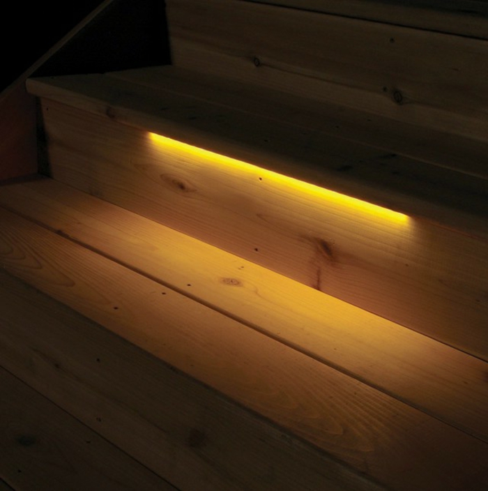 водена осветление на стълбище-жълто-светло-супер-пра-дизайн