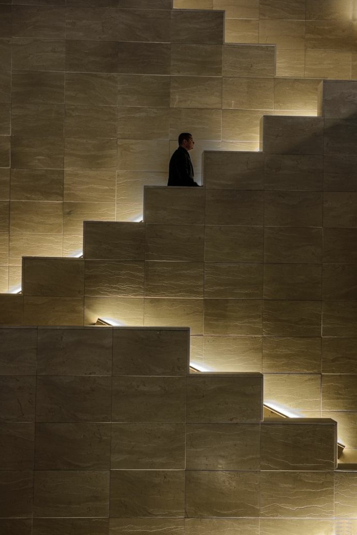 escalera de iluminación led-moderna arquitectura