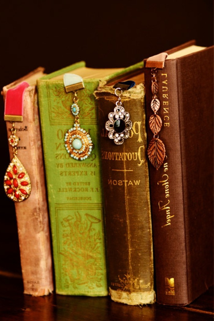 बुकमार्क-खुद-मेकअप सुरुचिपूर्ण-किताबें