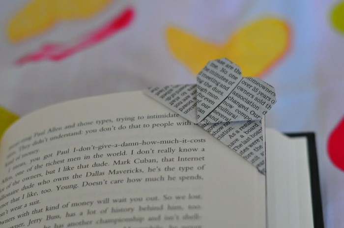 बुकमार्क खुद लेने की ओरीगैमी से टिंकर-ग्रे और पीले डिजाइन