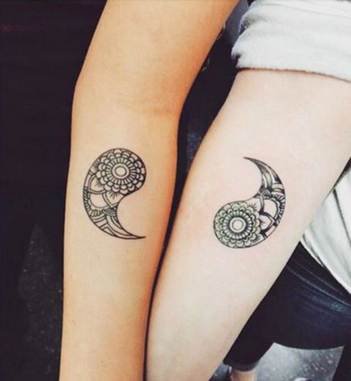 amo el tatuaje, el ying y el yang, tatuajes que se complementan, tatuaje de brazo para dos