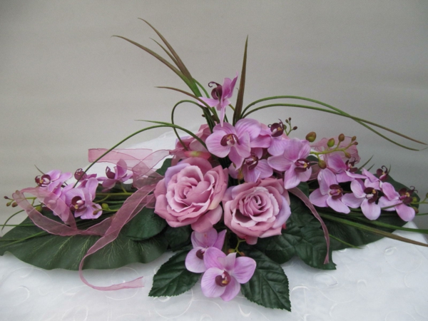 arreglos-por-boda-flores rosas púrpuras de las orquídeas de la tabla de arreglos