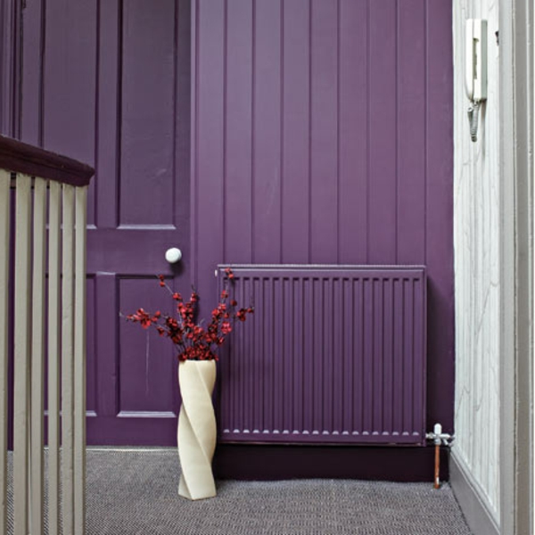 púrpura-pared-en-el-corredor hermosa combinación de colores