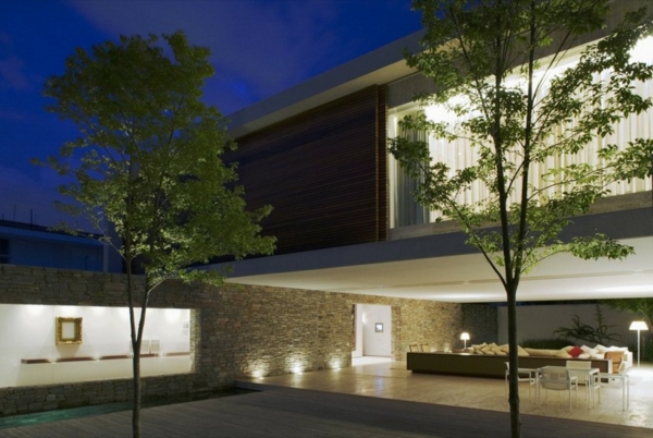 ylellinen talo minimalismi arkkitehtuuri super iso talo