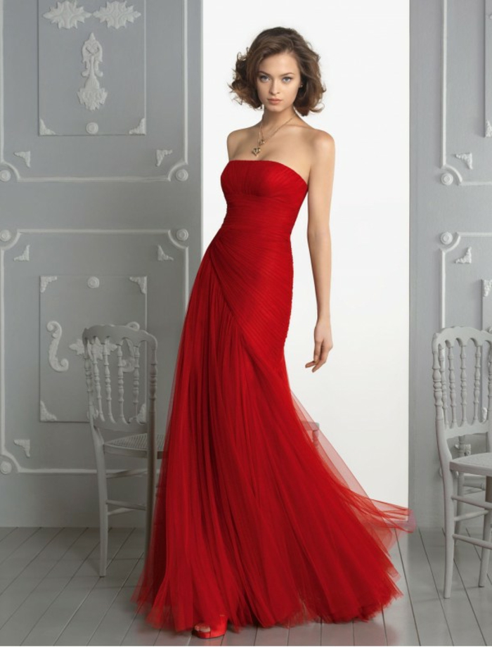 πολυτελές βραδινό φόρεμα κόκκινο μοντέλο