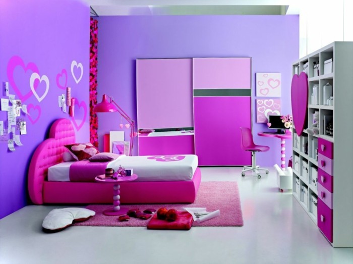 chambre-avec-grands-enfants fille-enfants meubles-violet-murs et meubles-zyklamenfarbige