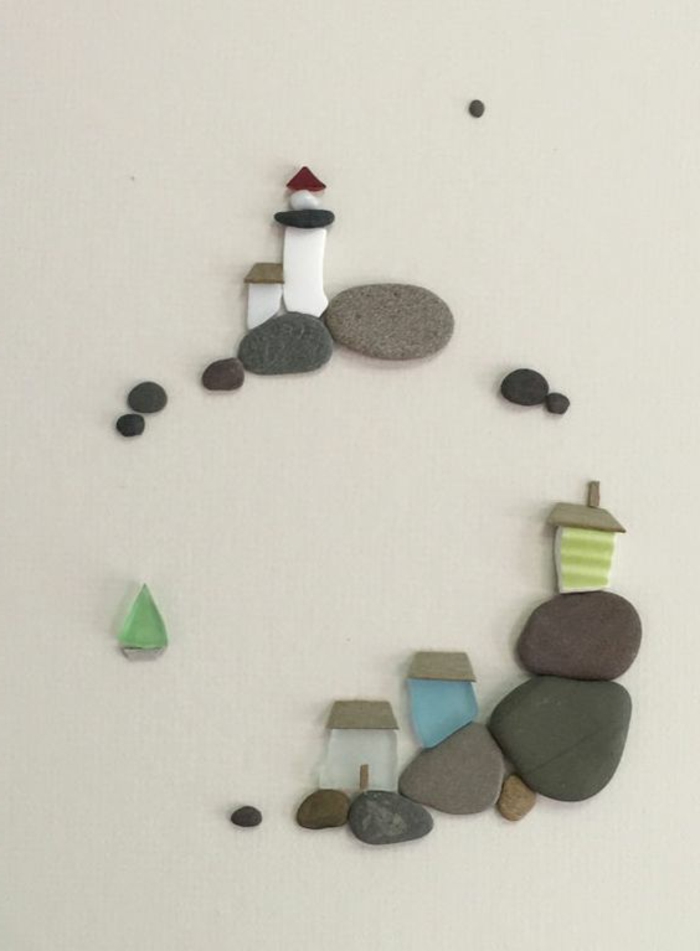 विभिन्न आकारों के पत्थरों के साथ दीवार सजावट समुद्री शिल्प