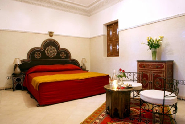 Μαροκινή-έπιπλα-αριστοκρατική κρεβάτια