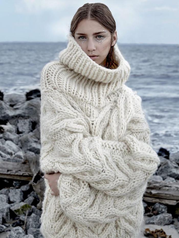 Pull Maxi-laine et modèle de tricot beige-irlandais