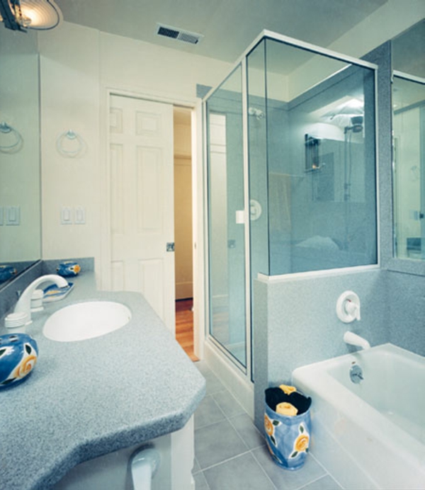 מיניבאד - עיצוב בהיר - תא מקלחת אלגנטי מזכוכית