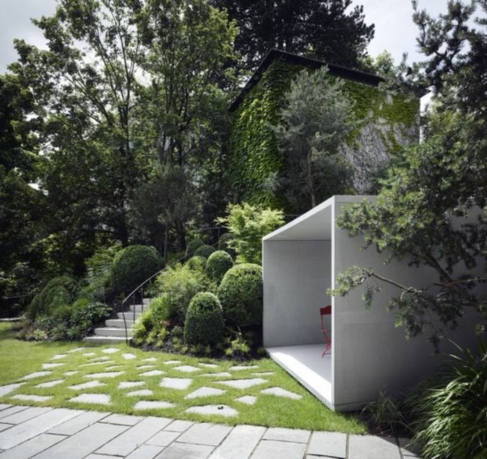 geometrinen puutarha, vihreä ruoho, pystysuora puutarha - moderni etupiha