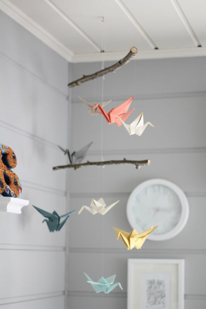 Móvil de ramas reales para montar y grullas de origami de papel de origami