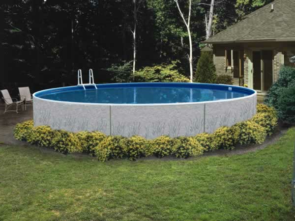 mobiili-pool-with-round-muoto-takapihalla talossa
