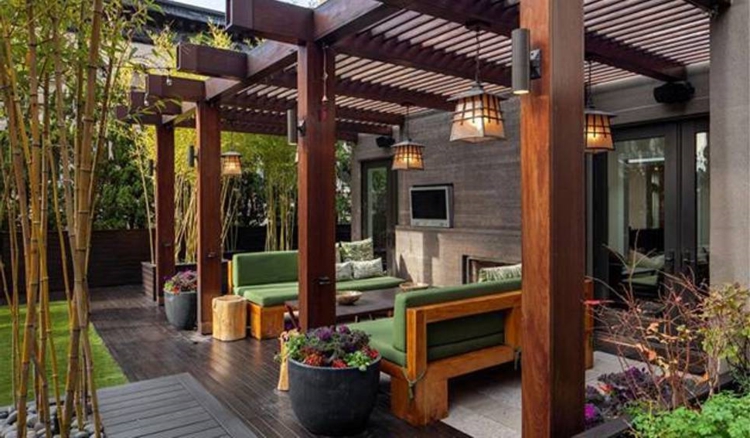 katto-pergola-puu-simple-chic-jalo-uusi moderni tyylikäs-design-huonekalut-terassi