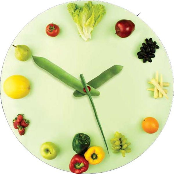 आधुनिक दीवार घड़ी सब्जियां - अनुकूल रंगों के साथ डिजाइन