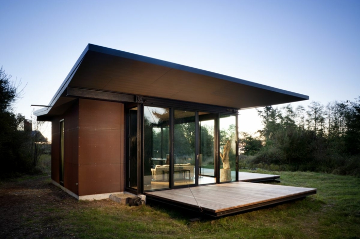 גג מודרני-בית-build-על-עיצוב-הושלם בית-עם-שטוח