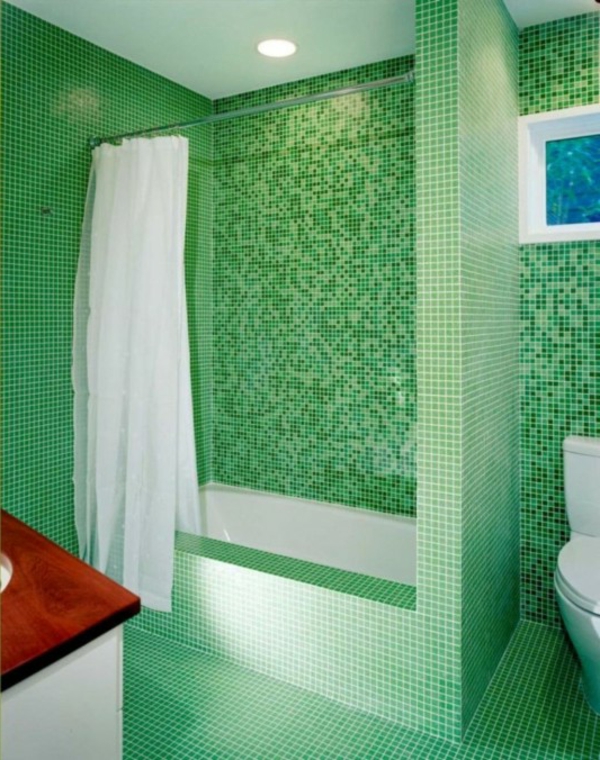 马赛克瓷砖 - 有利绿色的窗帘在白色