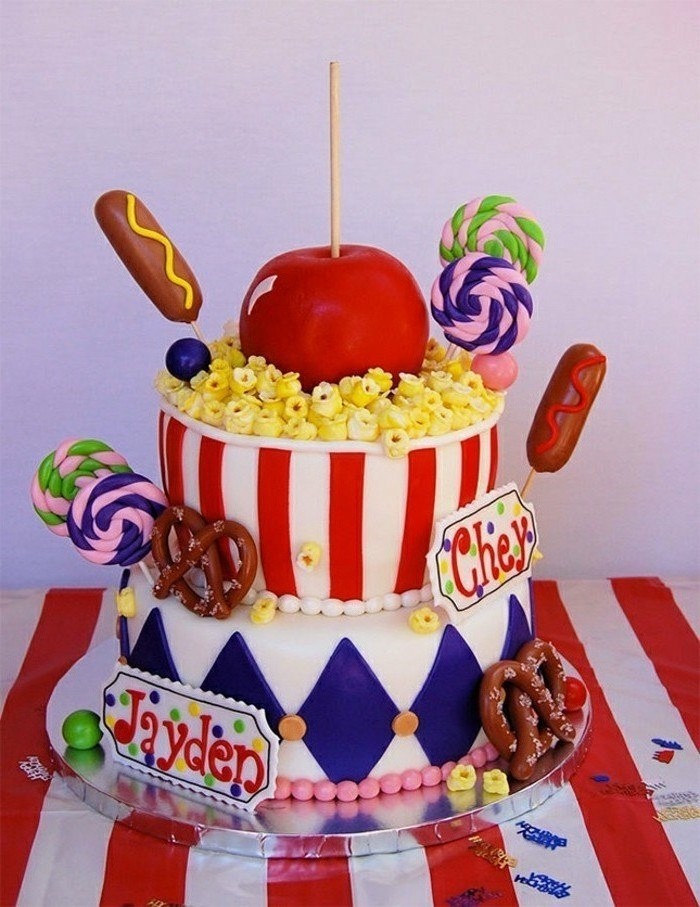 主题馅饼自己动手制作孩子的生日蛋糕，自己制作方，在影院，爱迪