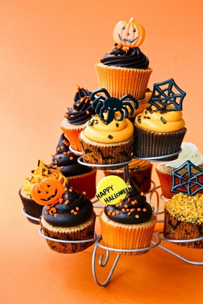 muffins décoration-Halloween pyramide de petit gâteau