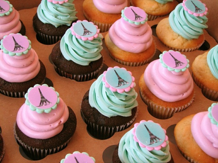 muffins idées de décoration-surprise Voyage à Paris-cupcake-déco