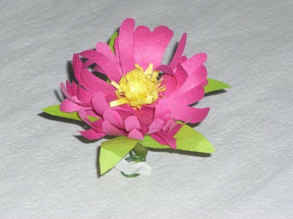 מתנות יום האם - טינקר - פרח - בצבע רקפת