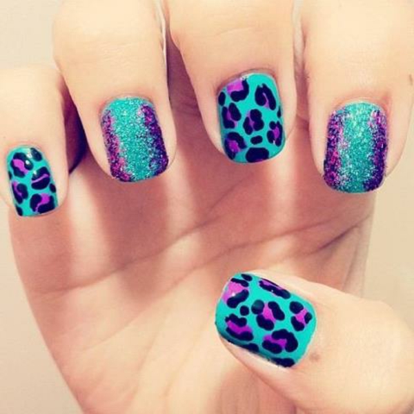 Diseño de uñas para la primavera-leopardo azul