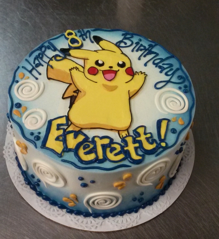 Una idea para el pastel de pokemon azul con una esencia de pokemon amarillo pikachu
