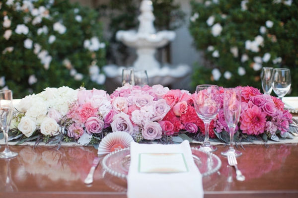 ombre-mesa arreglos fines de decoración de boda con flores de color rosa-blanco-púrpura