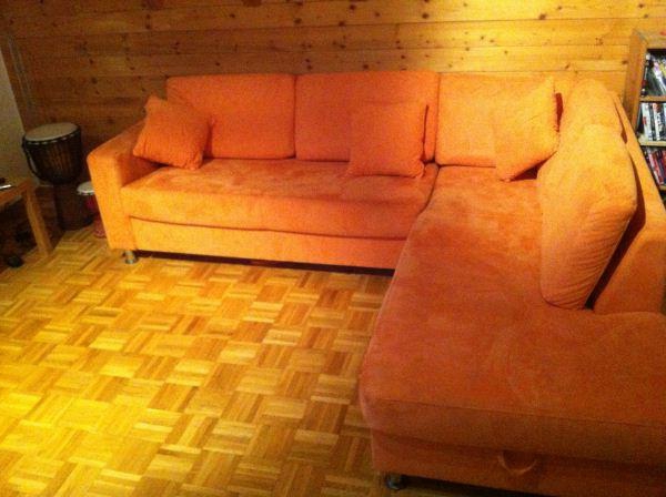 oranssi-väri-kulma-sohva-kannet-erittäin pieni olohuone sisustaa