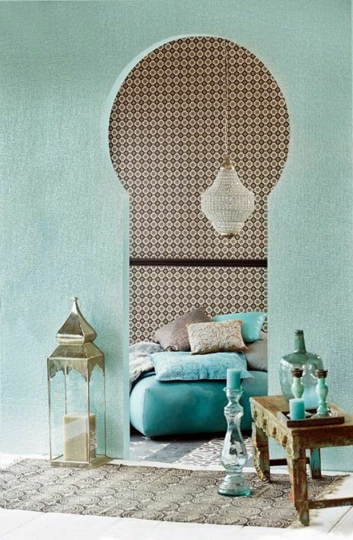 מנורות לתלייה מזרחי במיטת חדר השינה עם עיצוב פנים רבים כריות בצבע כחול ירוק טורקיז המנורה
