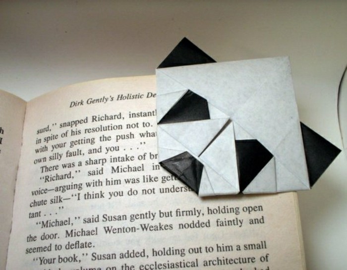 मेकअप ओरीगैमी से टिंकर-सरल-विचार-बुकमार्क खुद