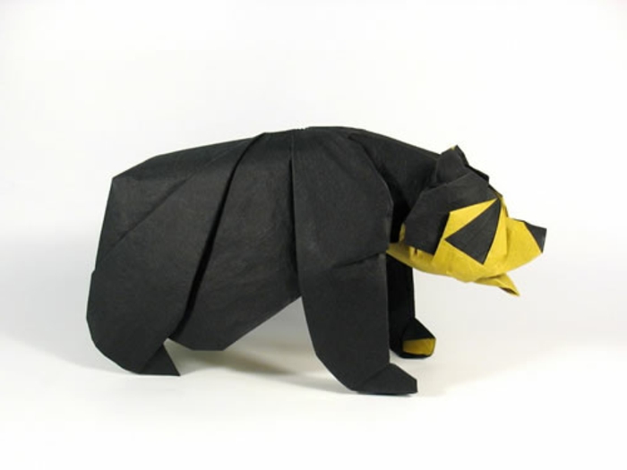 אוריגמי-חיות-שחור-דוב-עם-צהוב-מפץ