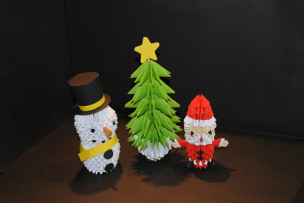 origami-joulu-santa-mies-ja-lumiukko - musta tausta