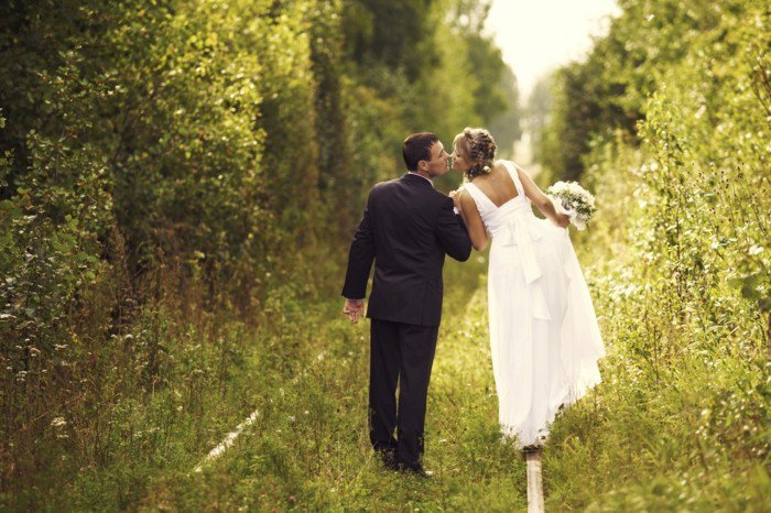 idées photos de mariage original de plain-pied sur le chemin de fer pistes