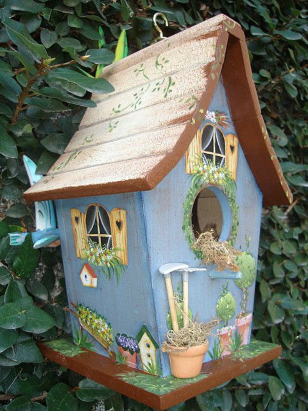 تغذية الطيور الأصلي المنازل من الخشب فكرة