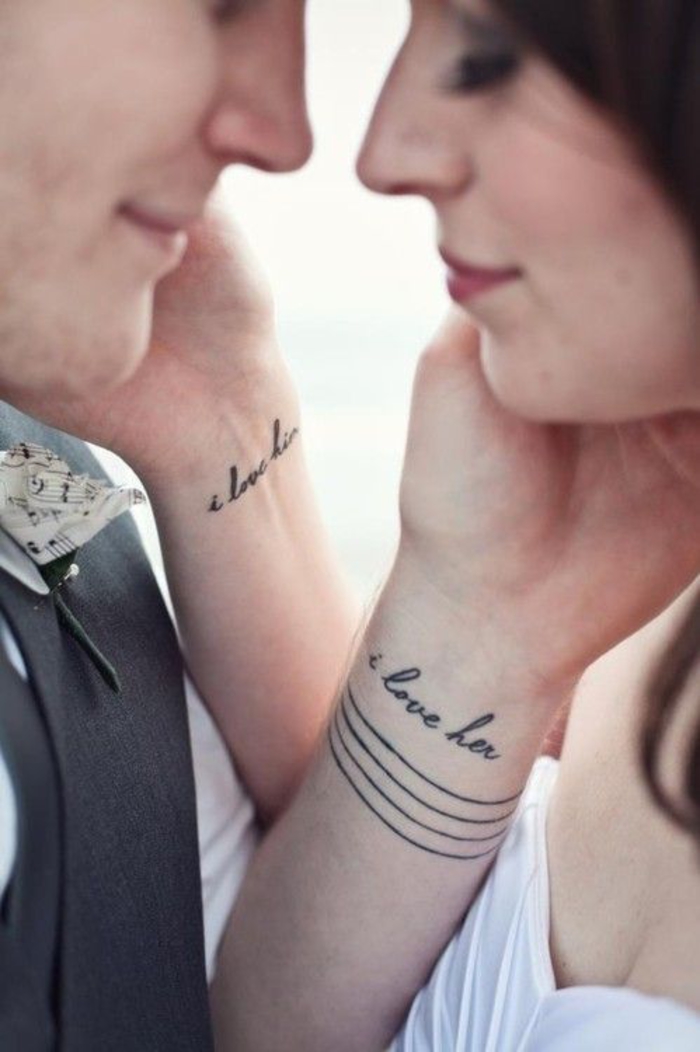 idea de tatuajes para parejas, te amo, lo amo, tatuajes de brazos pequeños para parejas