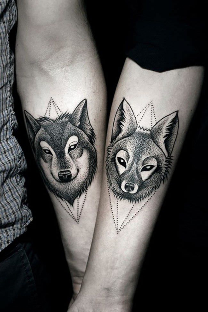 tatuajes para parejas, lobo y zorro, tatuajes de brazo, idea para parejas