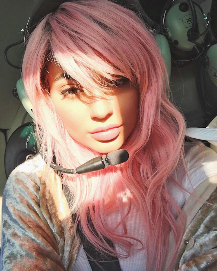 παστέλ ροζ χρώμα μαλλιών, πόνι-μαλλιά γυναίκα, καθημερινή χτένισμα με τα κύματα