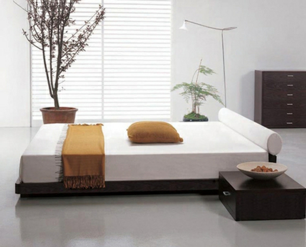 संयंत्र में बेडरूम-साथ एक आधुनिक अल्ट्रा पलंगों