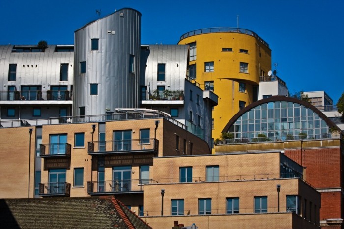 posztmodern-architektúra jellemzői-sok épület