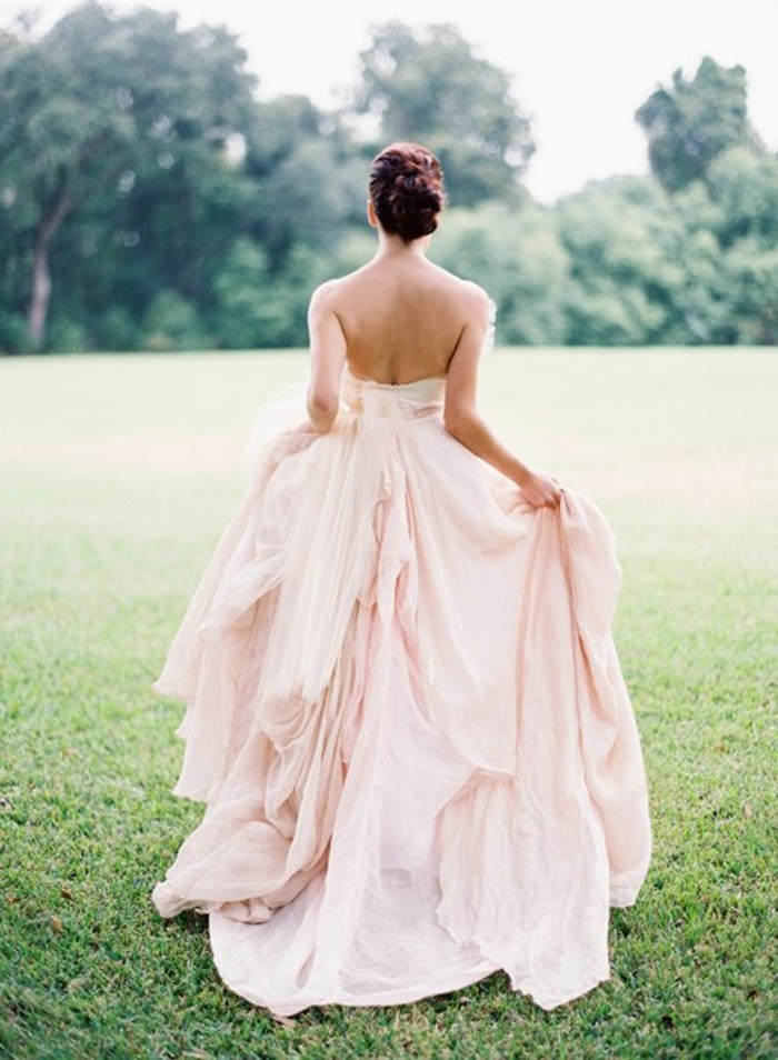 שמלה ורודה בצבע חתונה ללא משענת