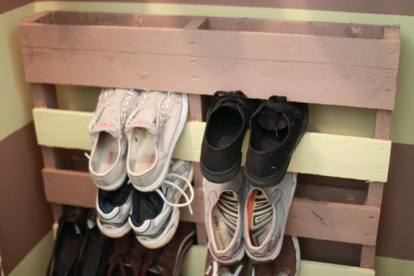 Sistema de estantería interresting para almacenamiento de calzado