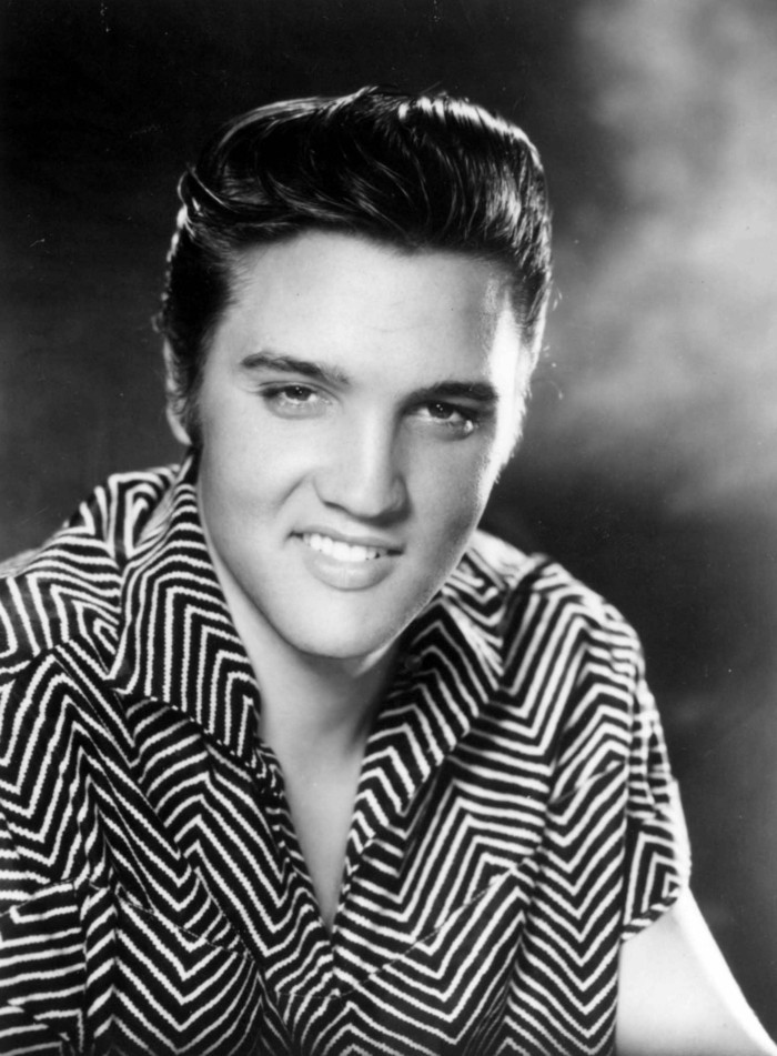 retro-fotó-of-Elvis Presley-rockabilly frizura-50-éves-style-for-men