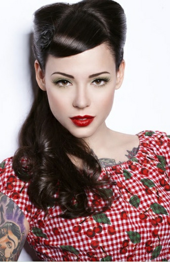 rockabilly coiffure années 50 style brun long-cheveux lisse beau-maquillage