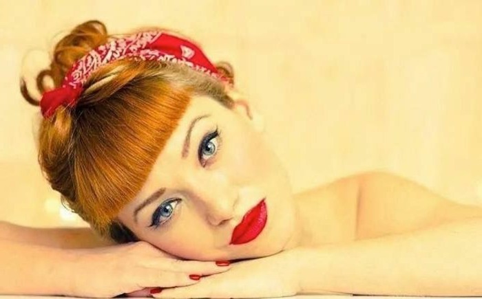 rockabilly coiffure années 50 style grand-maquillage