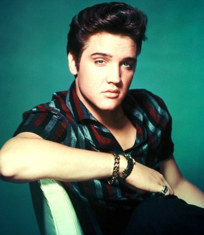 rockabilly frizura-50-éves-style-for-men-Elvis Presley--gyönyörű haj