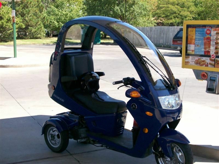 scooter con techo-small-schwazes-diseño
