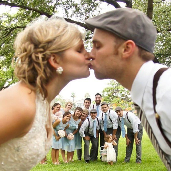 photos de mariage romantique baiser avant-les-amis