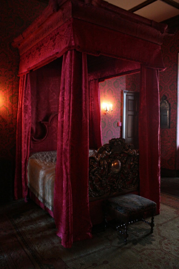 浪漫的哥特式卧室